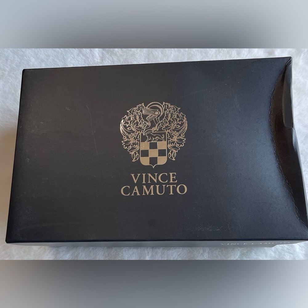 Vince Camuto womens Fayla size 11 M tortilla suede .New with box. R14 - Picture 8 of 9